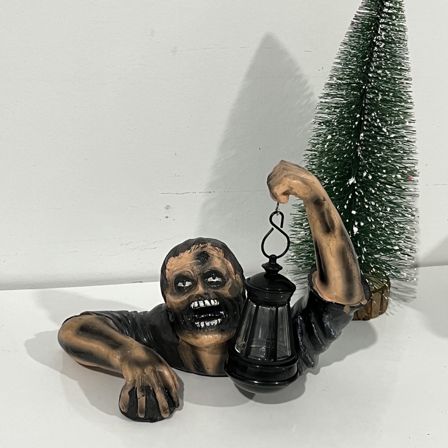 New Halloween Ghost Festival Zombie Lantern Resin Crafts Ornaments Garden Decoration Horror Sculpture